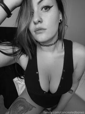Concealedbones OnlyFans Leaked Free Thumbnail Picture - #0NuN8IH5vR