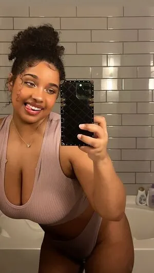 Corie Rayvon OnlyFans Leaked Free Thumbnail Picture - #EGWteiFAV3