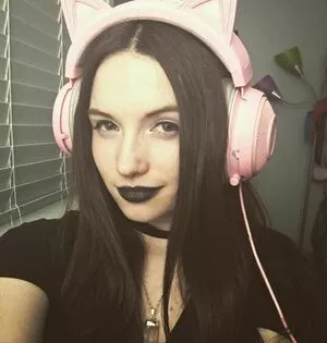 Corrine Moore Profile Thumbnail