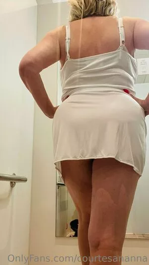 courtesananna Profile Thumbnail