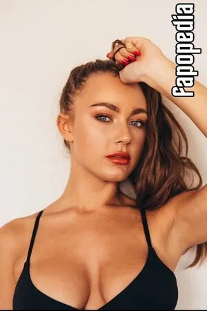Courtney Knoxx Thumbnail Picture