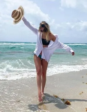 Courtney Raine Quist Thumbnail Picture