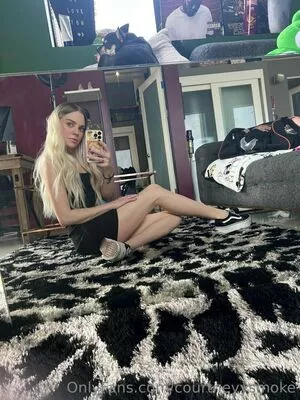 Courtneysmoke Thumbnail Picture