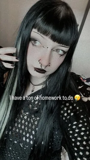 Creepycassy Thumbnail Picture