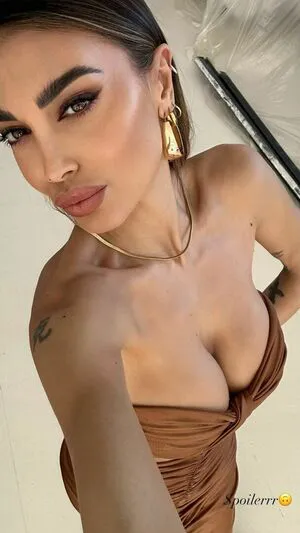 Cristina Buccino Thumbnail Picture