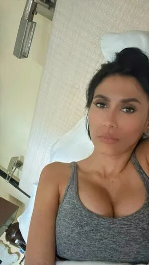 Cristina Valenzuela Thumbnail Picture