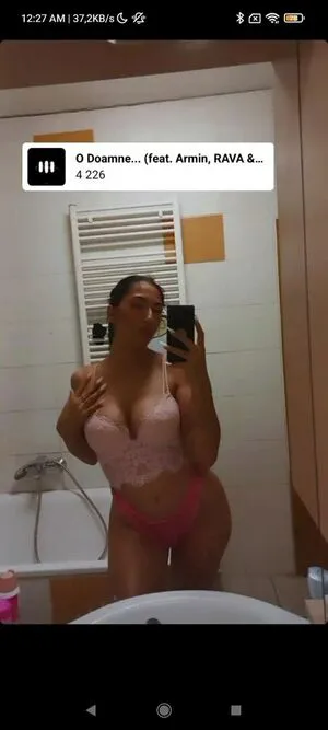 Cristinutza18 Thumbnail Picture