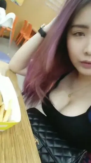 Crystalcyj Thumbnail Picture