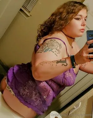 Curlybeeb Thumbnail Picture