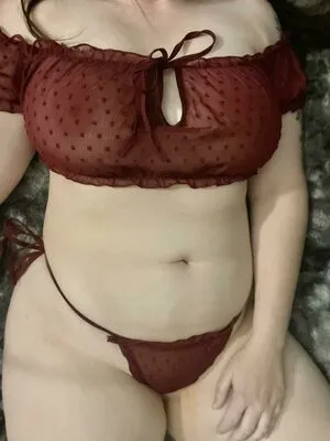 Curvy Nerd Penny Thumbnail Picture