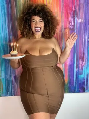 Curvycampbell Thumbnail Picture