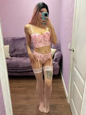 Cutedarafree Thumbnail Picture