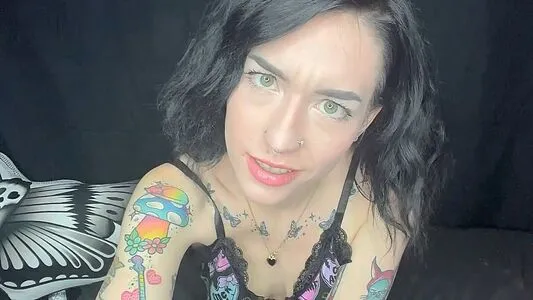 Cutie Frankie Thumbnail Picture