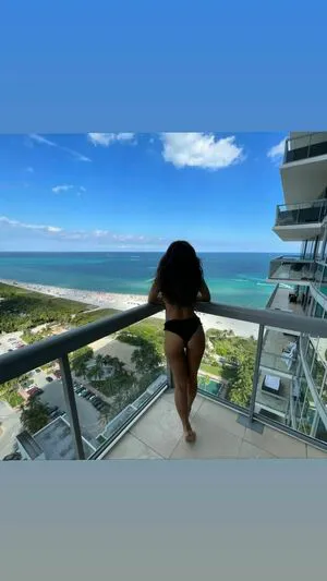 Cyn Thia Kha Lifeh Thumbnail Picture