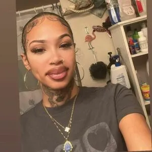 Cynthia Rose Thumbnail Picture