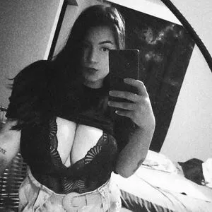 Cyntia K Thumbnail Picture