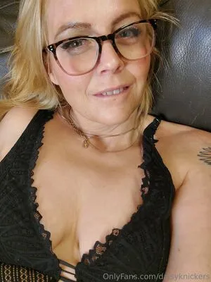 Daisyknickers Thumbnail Picture