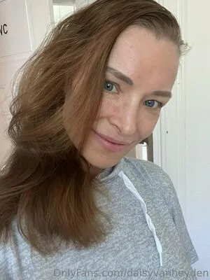 Daisyvanheyden OnlyFans Leaked Free Thumbnail Picture - #TSBod4OJlc
