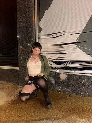 Daisyxchained Thumbnail Picture