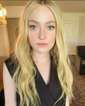 Dakota Fanning Profile Thumbnail