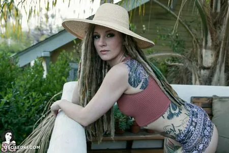 Damsel Dixons Thumbnail Picture