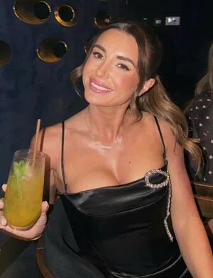 Dani Dyer Thumbnail Picture