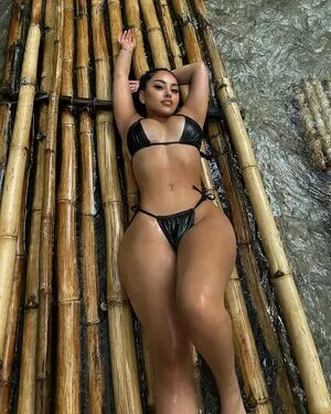 Daniela Meneses Thumbnail Picture