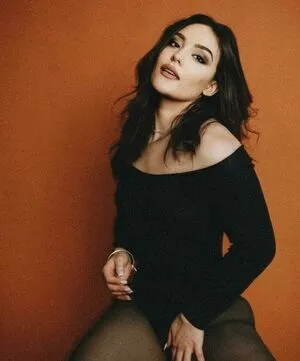 Danielaflores Thumbnail Picture