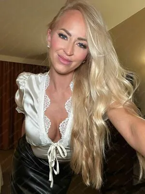 Danielle Moinet OnlyFans Leaked Free Thumbnail Picture - #iDd3iB03l3