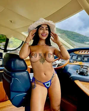 Danielle Vieira Thumbnail Picture
