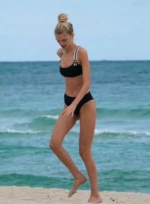 Daphne Groeneveld Thumbnail Picture