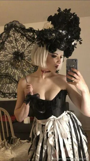 Daphnedaniels1 Thumbnail Picture
