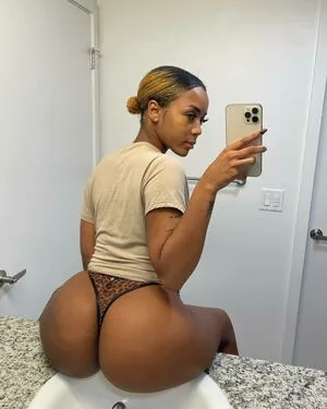 Darcii Moore Thumbnail Picture