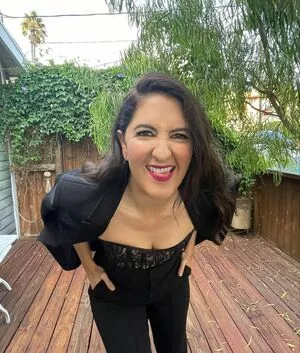 Darcy Carden Thumbnail Picture