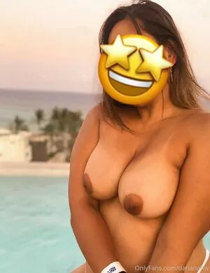 Dariana Hotwife Thumbnail Picture