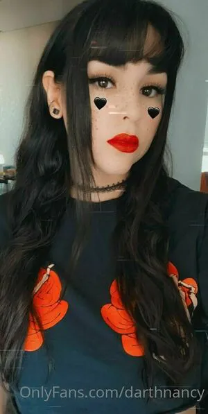 Darthnancy Thumbnail Picture