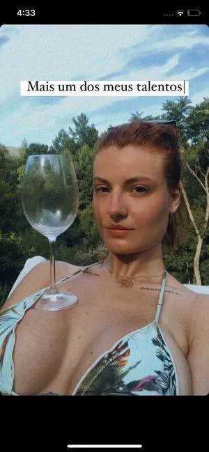 Debora Fuzeti Thumbnail Picture