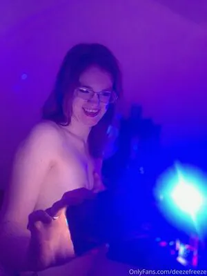 Deezefreeze OnlyFans Leaked Free Thumbnail Picture - #MNKyMI7NSw