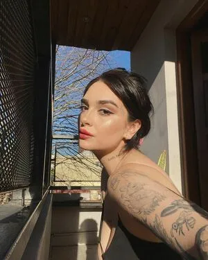 Delfi Peralta Thumbnail Picture