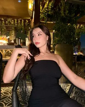 Deniseone Thumbnail Picture