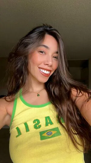 Desiree Flores Thumbnail Picture