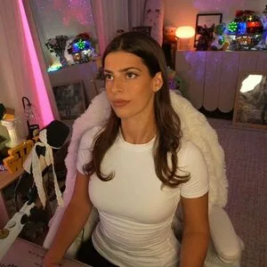 Develique OnlyFans Leaked Free Thumbnail Picture - #47KPOZay3y