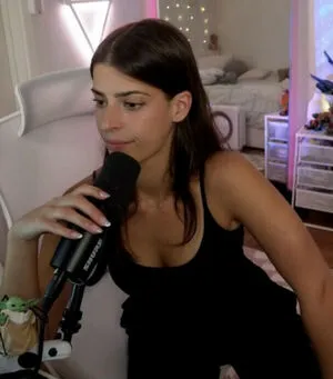 Develique OnlyFans Leaked Free Thumbnail Picture - #OMIaYo39PI
