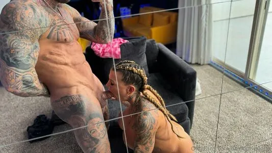 Devin Physique Thumbnail Picture