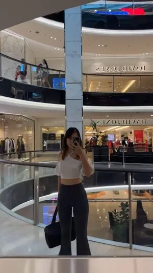 Devytha Maharani OnlyFans Leaked Free Thumbnail Picture - #LimfYR7P33