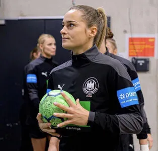 Dinah Eckerle Thumbnail Picture
