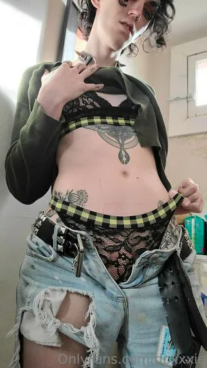 Doxxxie Thumbnail Picture