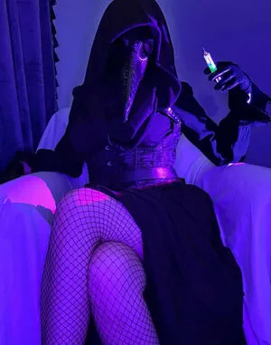 Dr Ravensong Thumbnail Picture