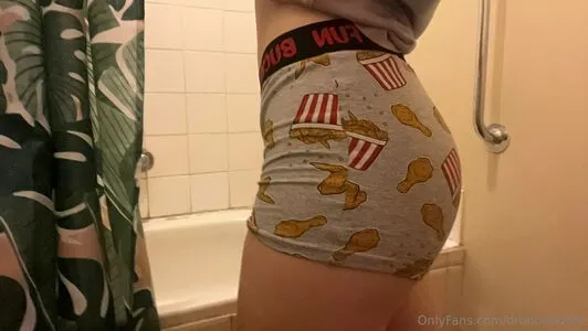 Dropdeadhot Thumbnail Picture