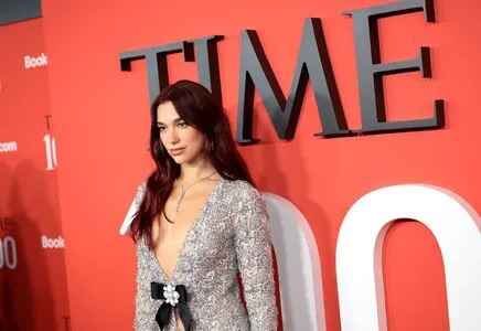 Dua Lipa OnlyFans Leaked Free Thumbnail Picture - #UKAYAxJuYP